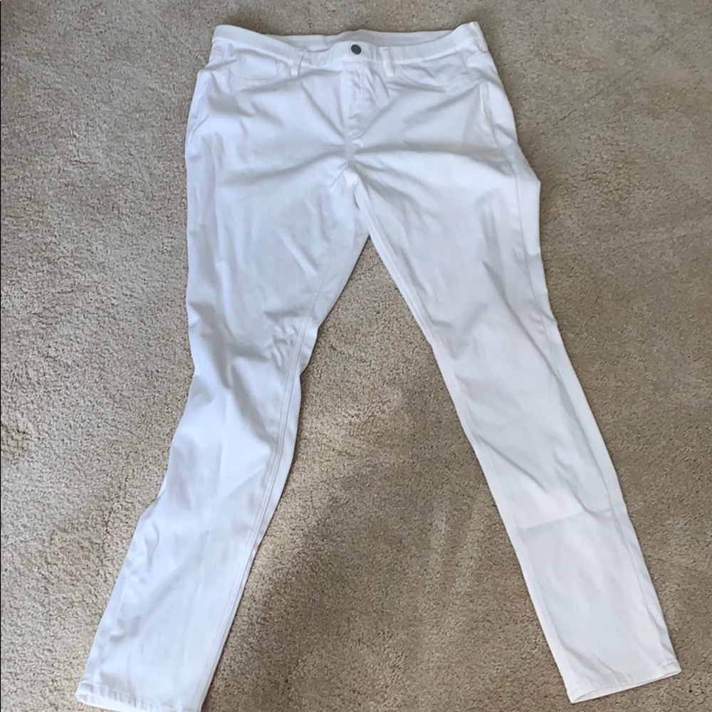 Uniqlo white stretchy pants